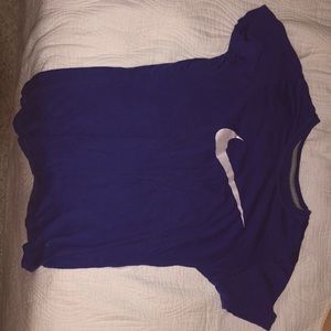I am selling a Nike shirt!